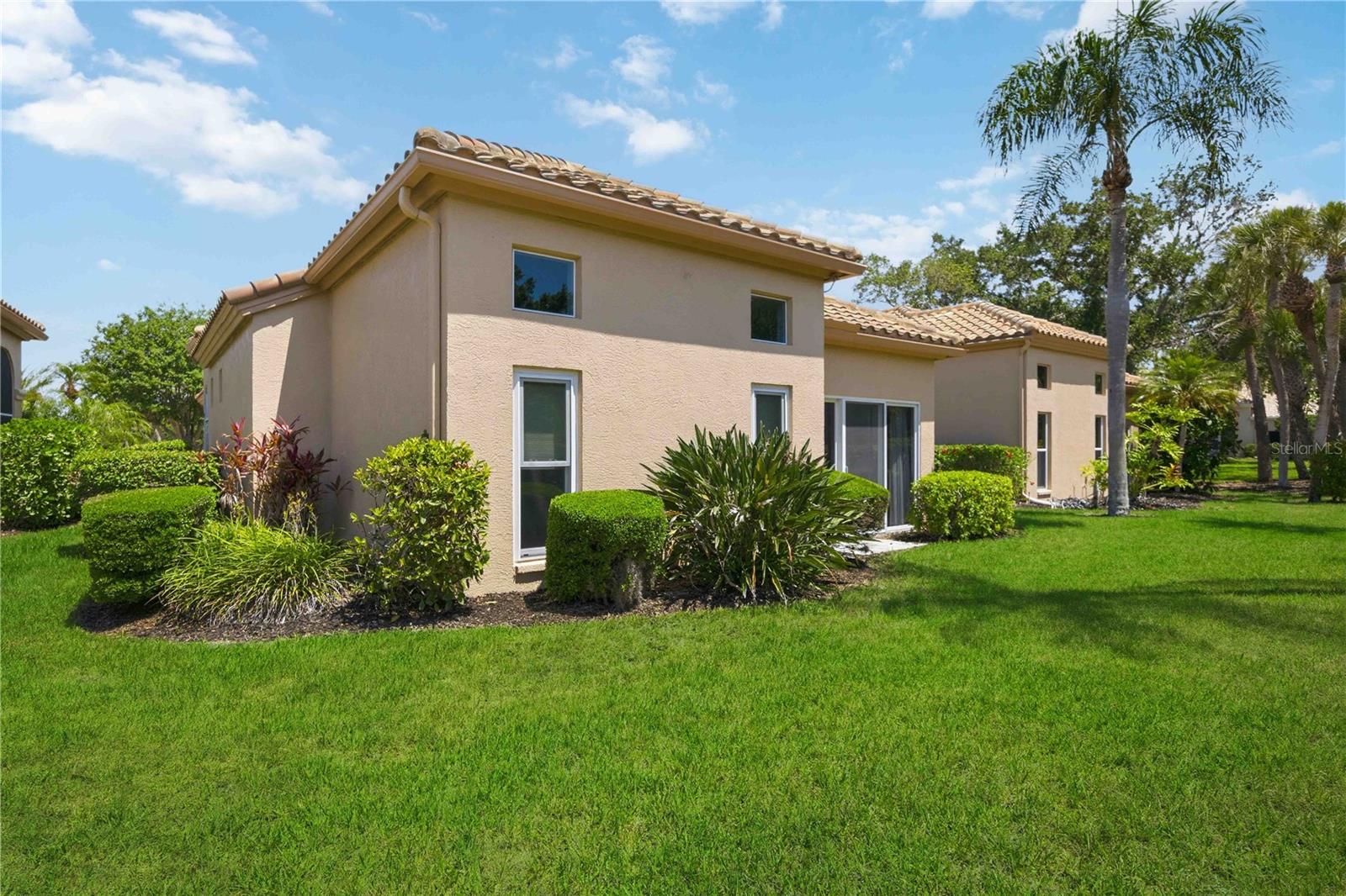 4072 JARDIN LN