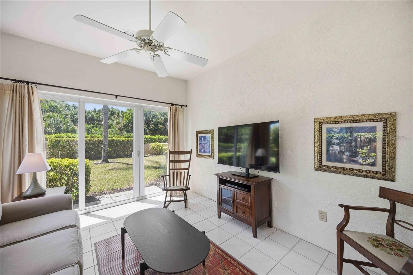 4072 JARDIN LN