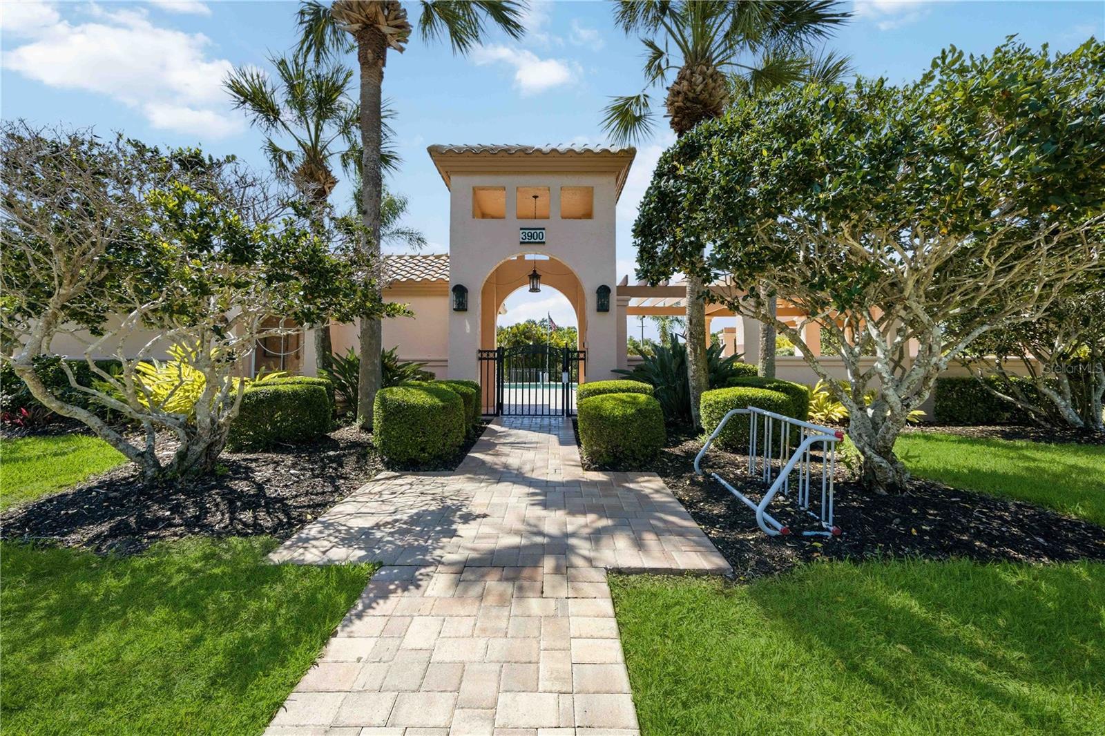 4072 JARDIN LN