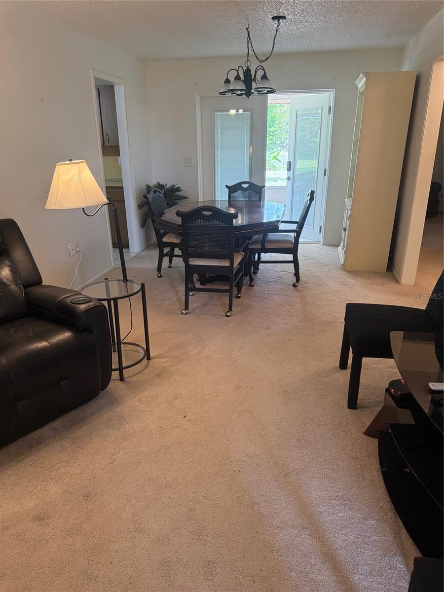 102 SANDHURST DR