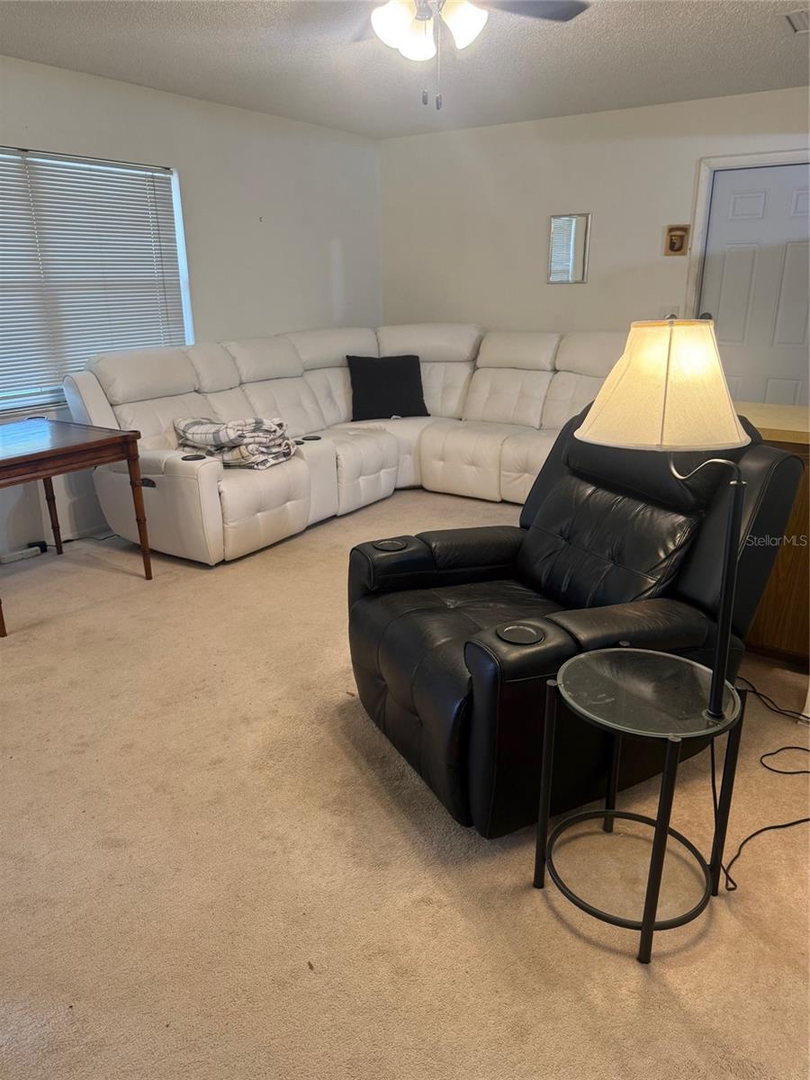 102 SANDHURST DR