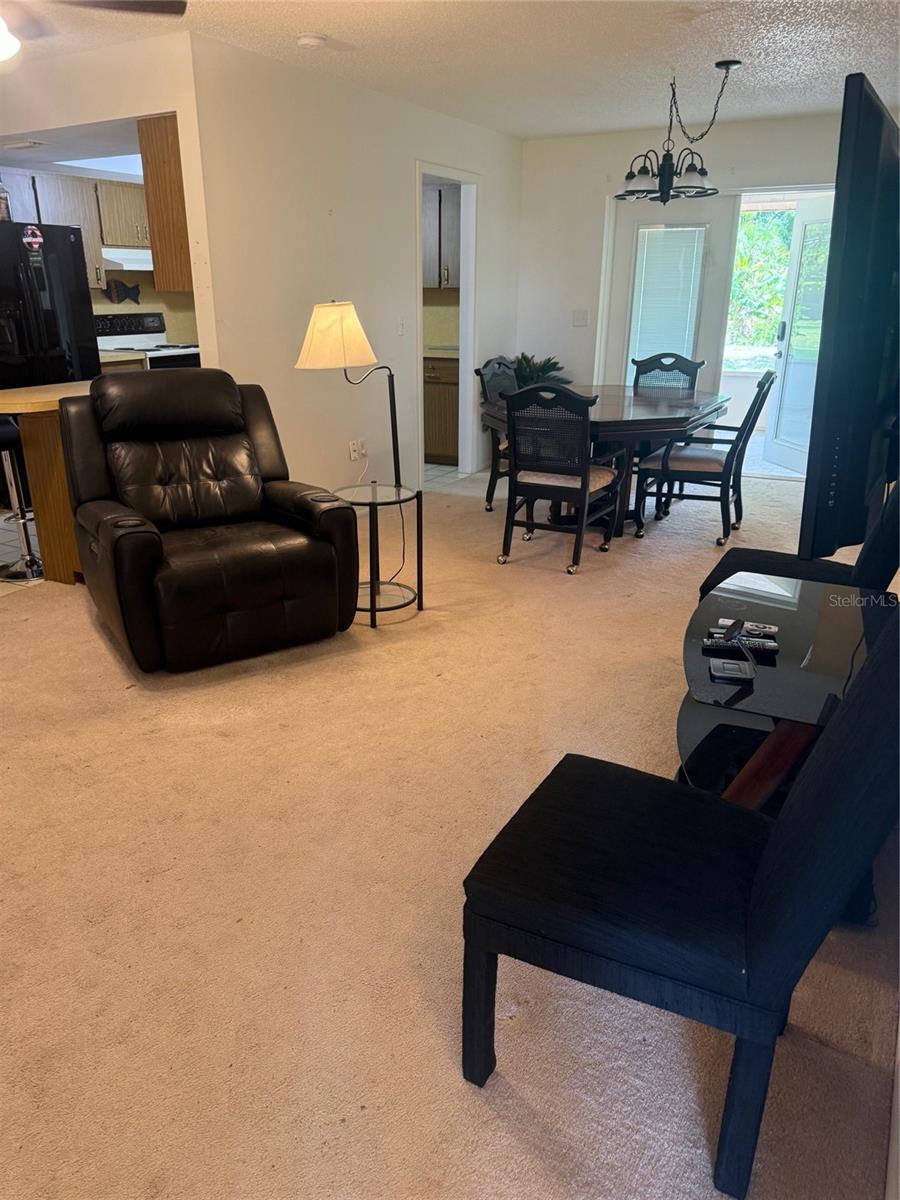 102 SANDHURST DR