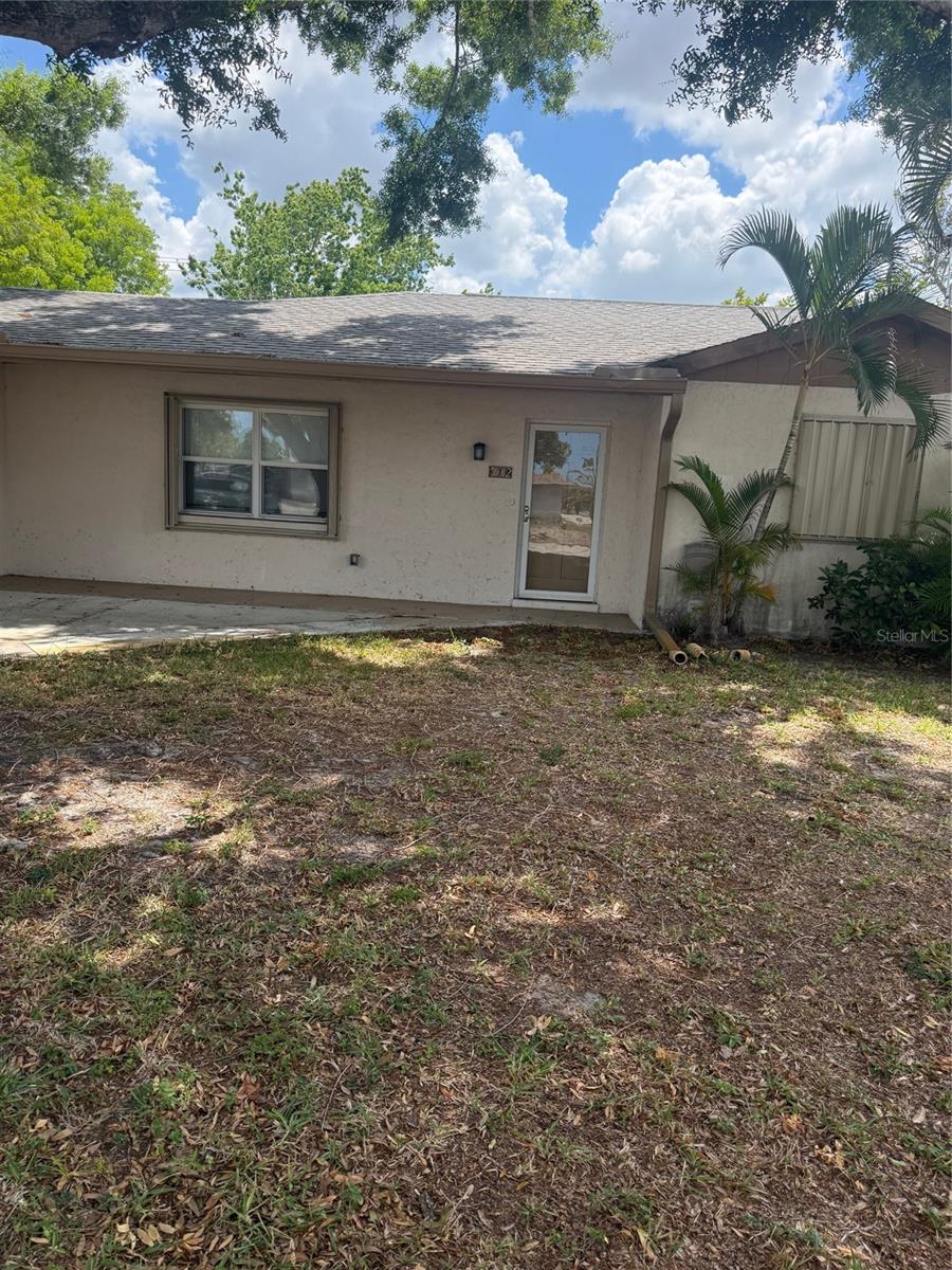 102 SANDHURST DR