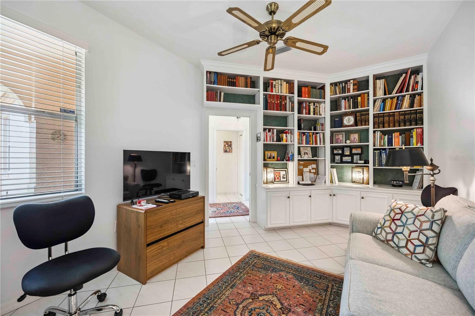 3852 AMAPOLA LN