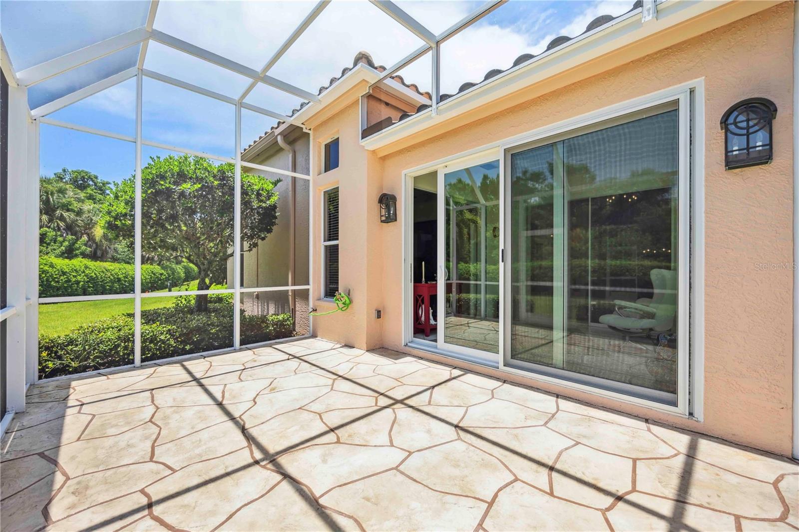 3852 AMAPOLA LN