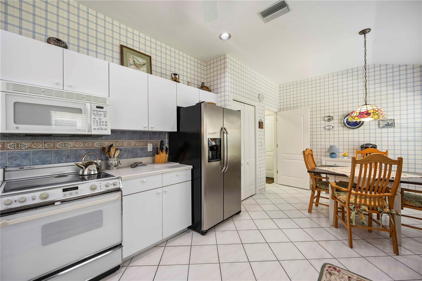 3852 AMAPOLA LN