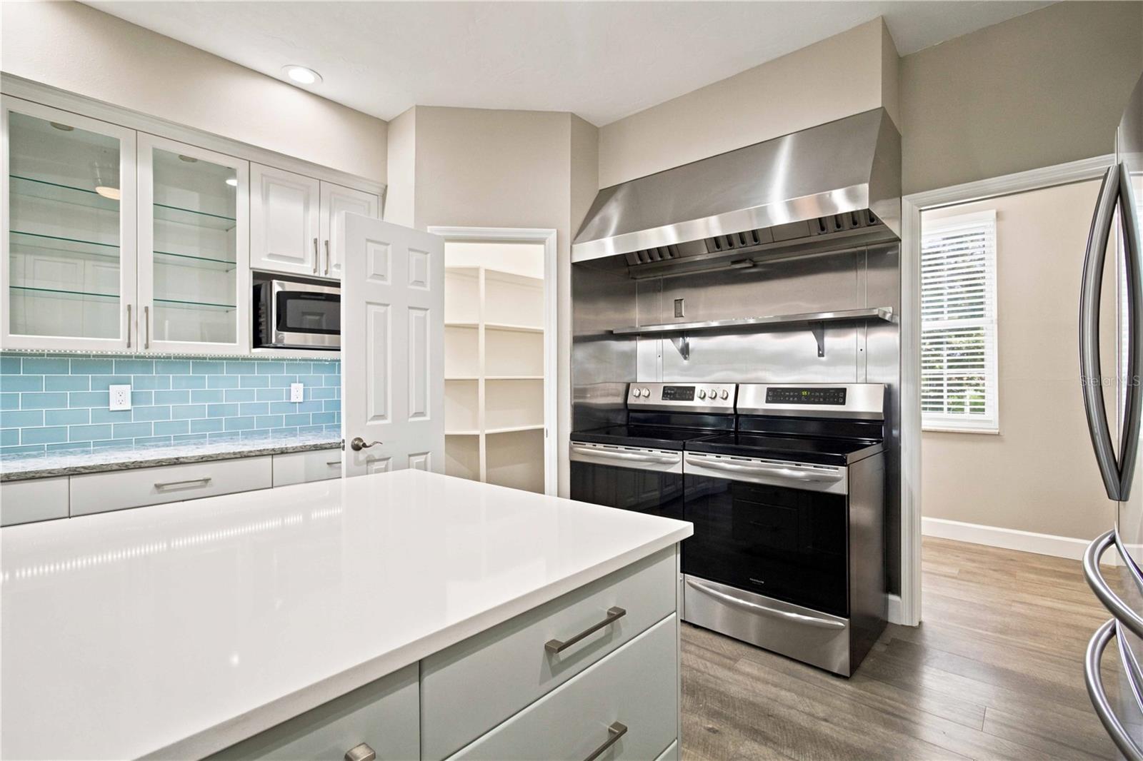 5544 DINAH LN