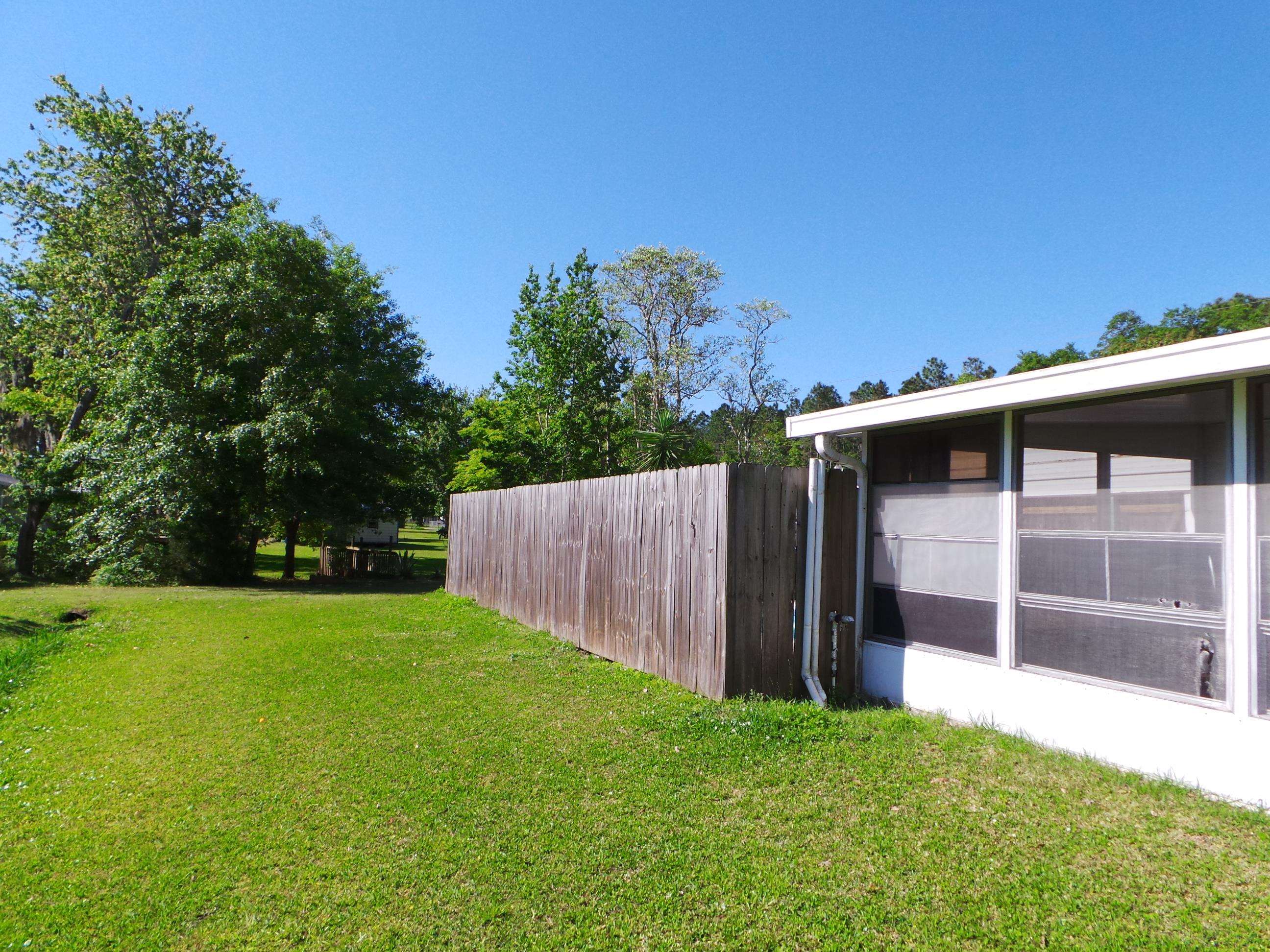 250 Crescent Lane ( with Pool)