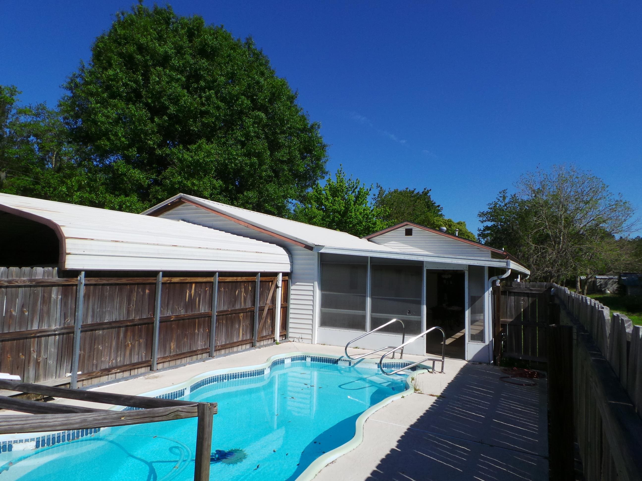250 Crescent Lane ( with Pool)