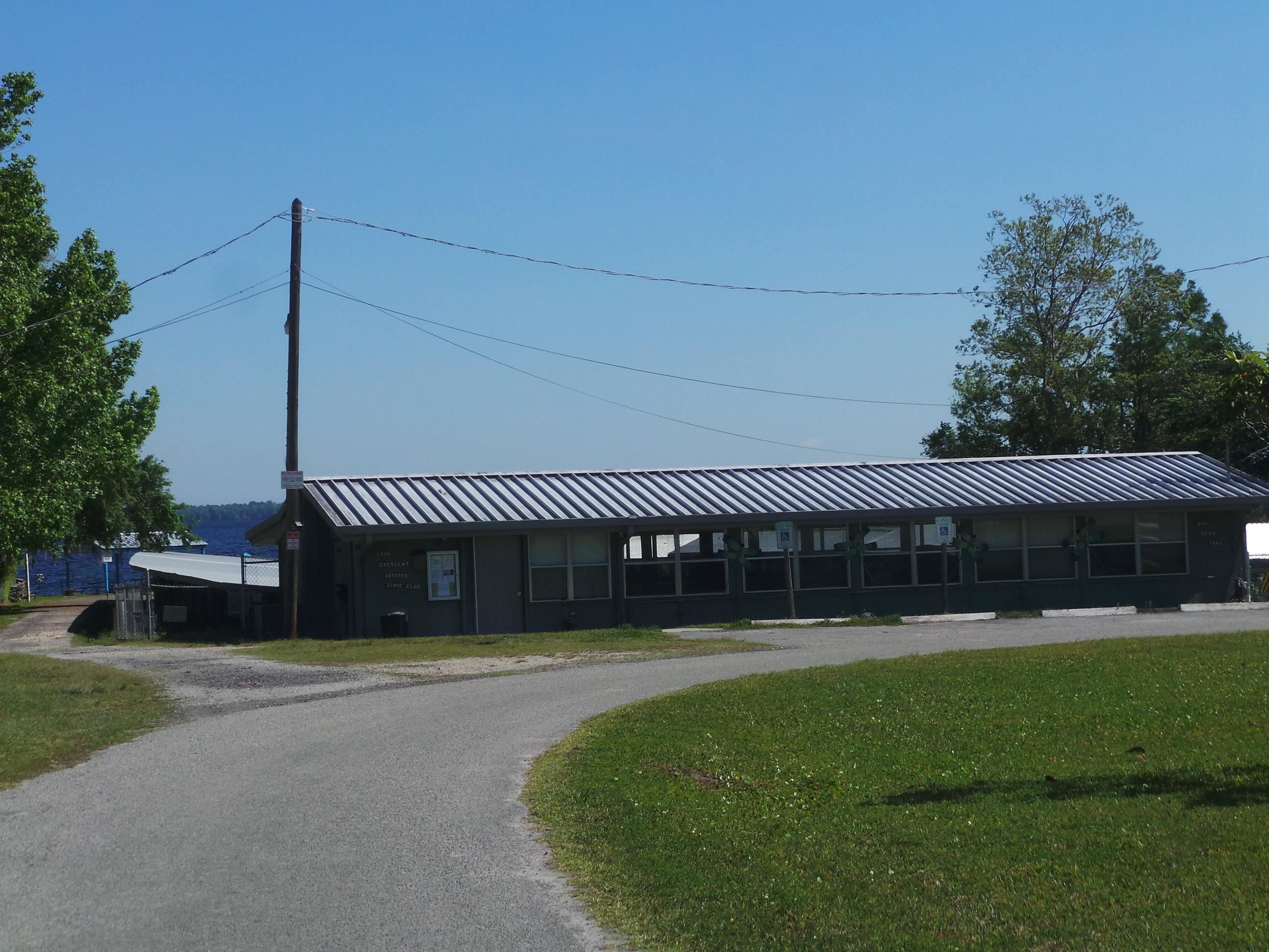 250 Crescent Lane ( with Pool)