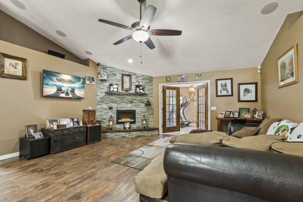 1013 Deer Chase Dr