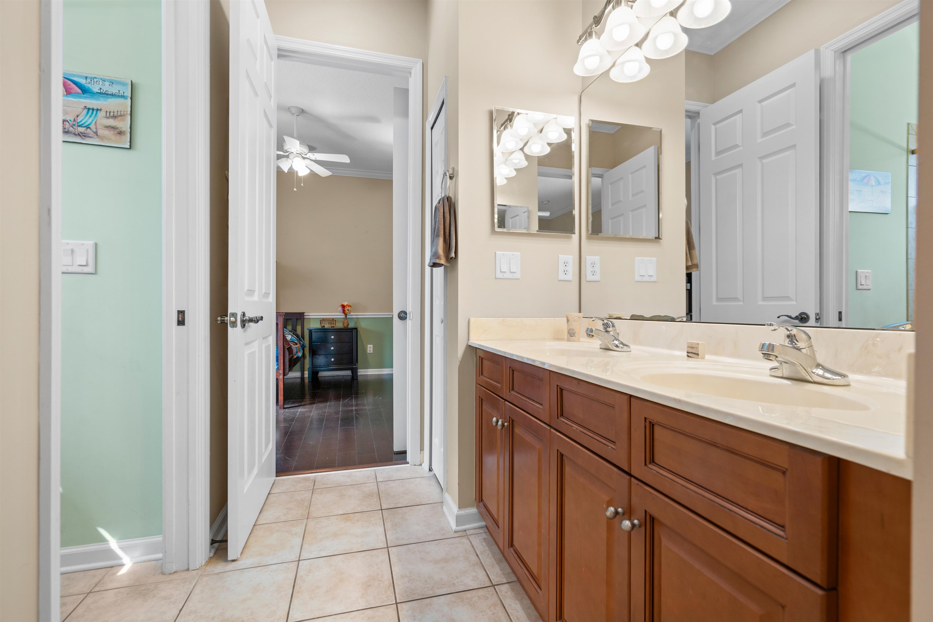 329 Palmas Cir