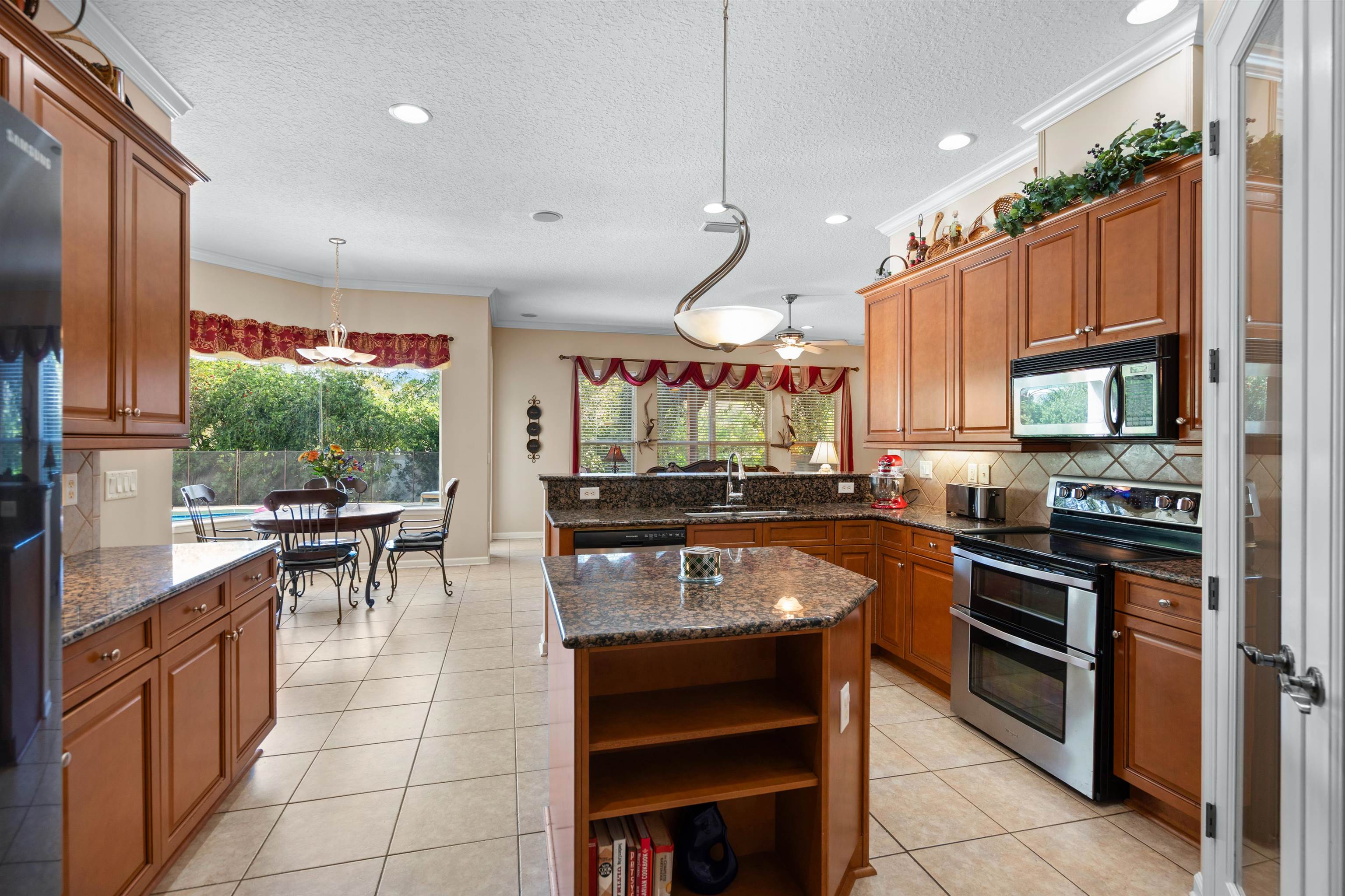 329 Palmas Cir