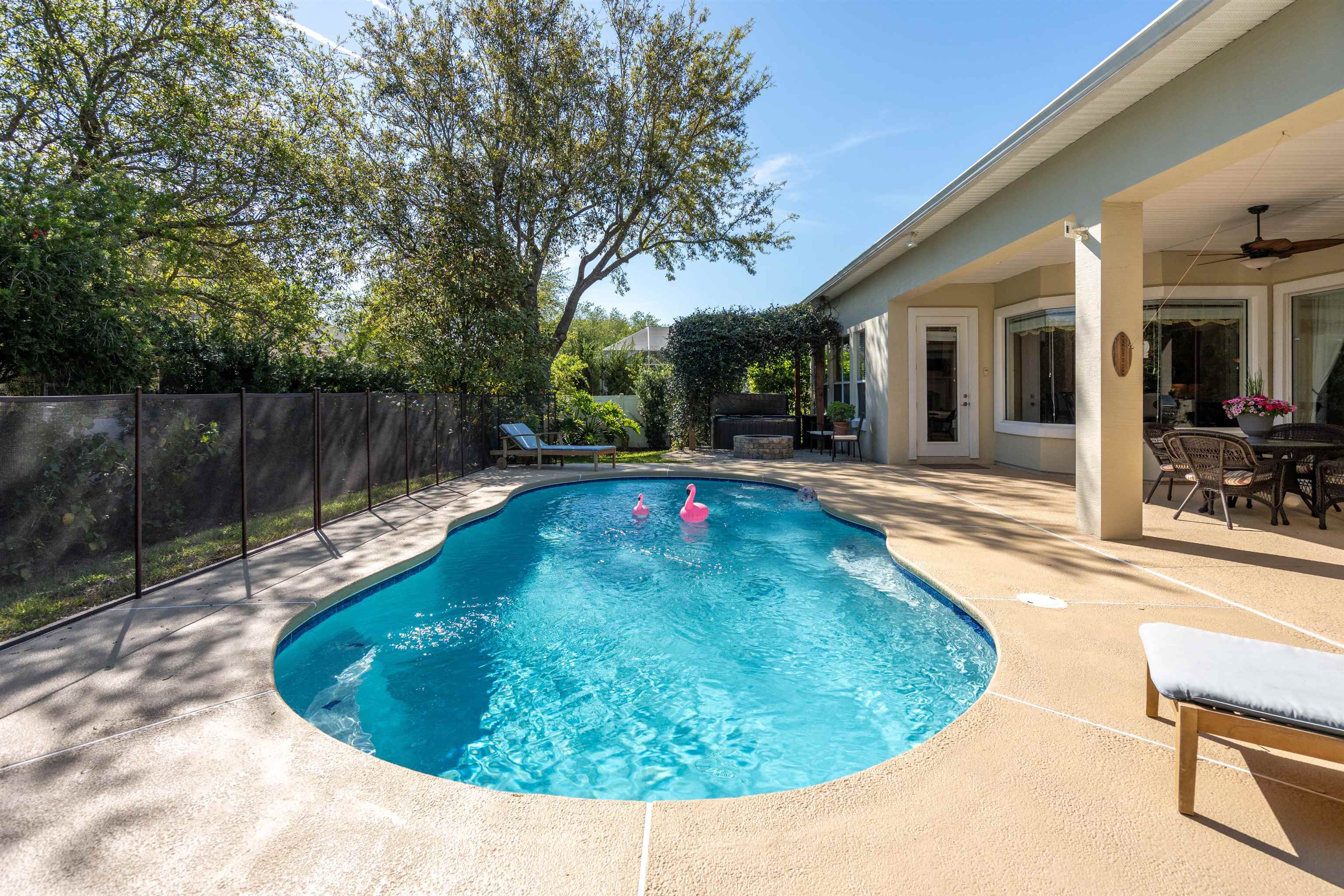 329 Palmas Cir