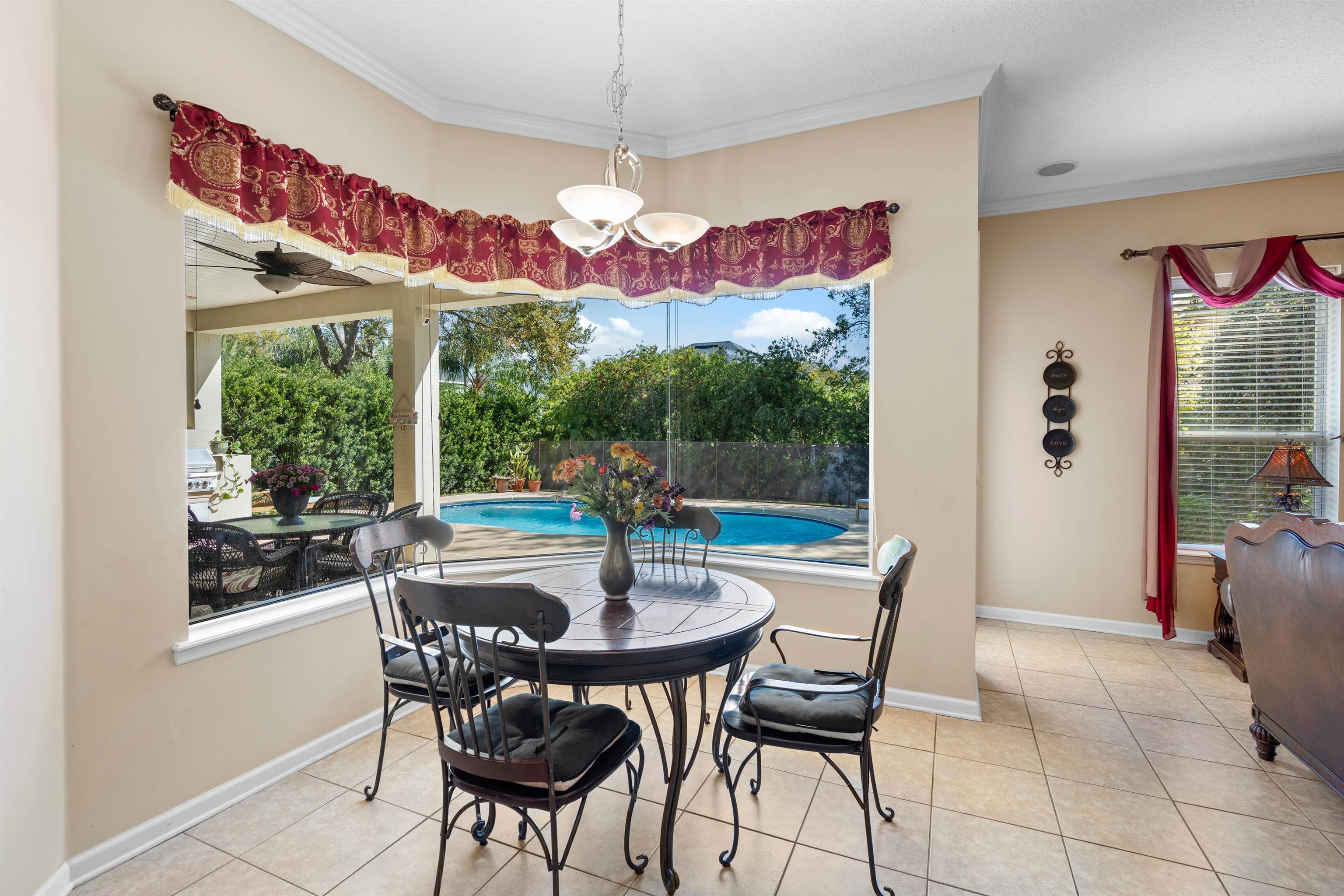 329 Palmas Cir