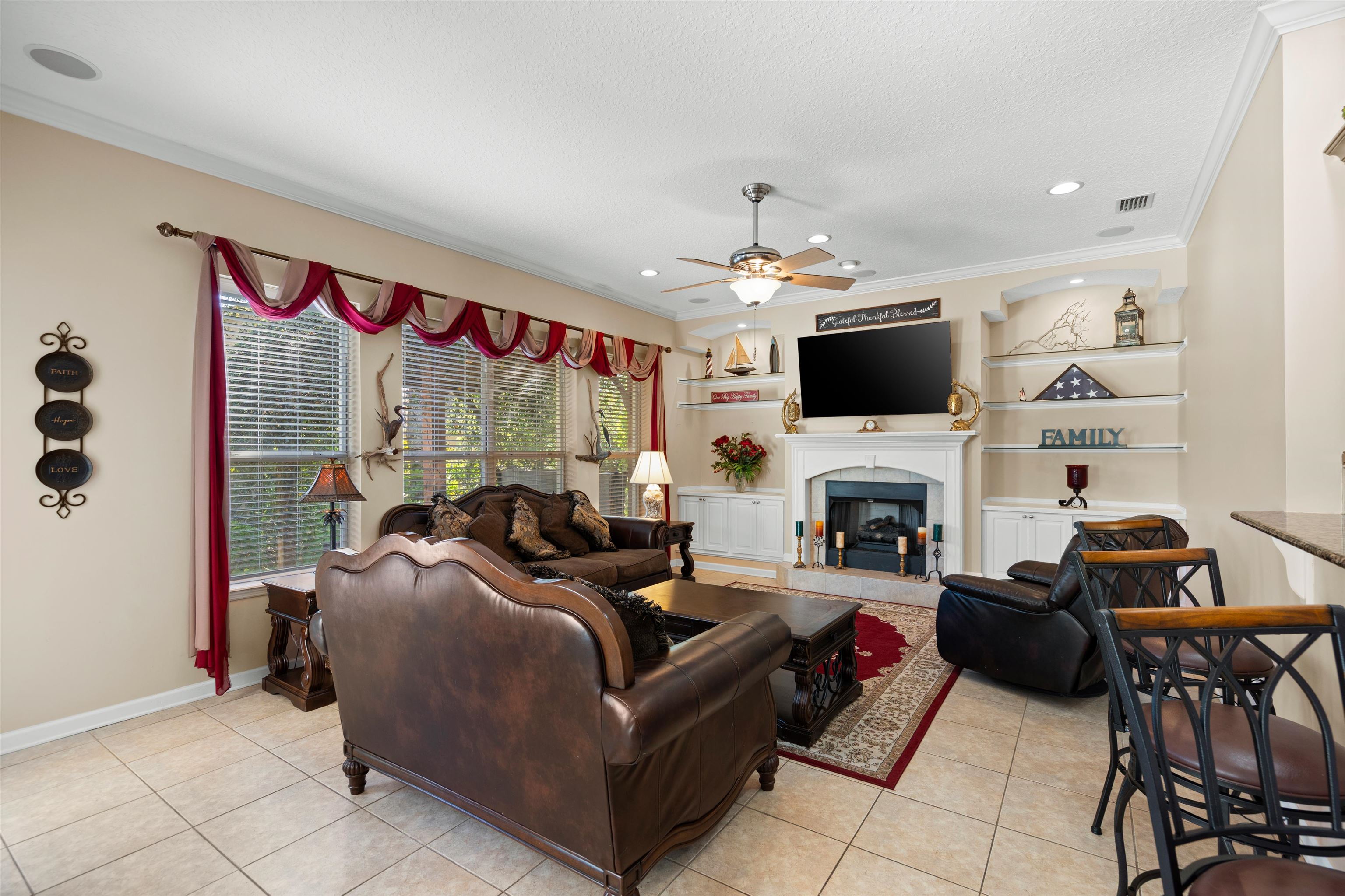 329 Palmas Cir