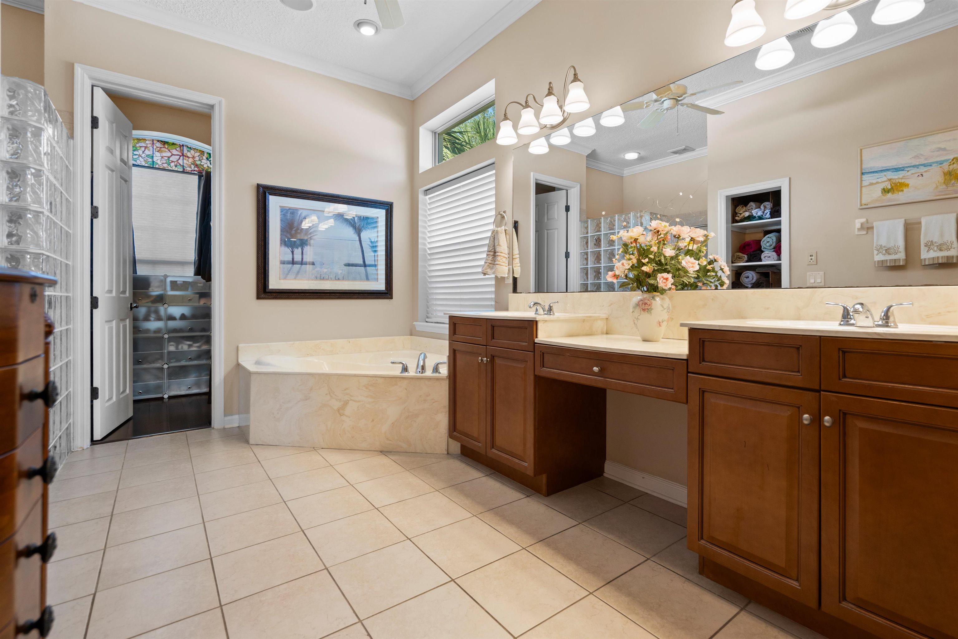 329 Palmas Cir