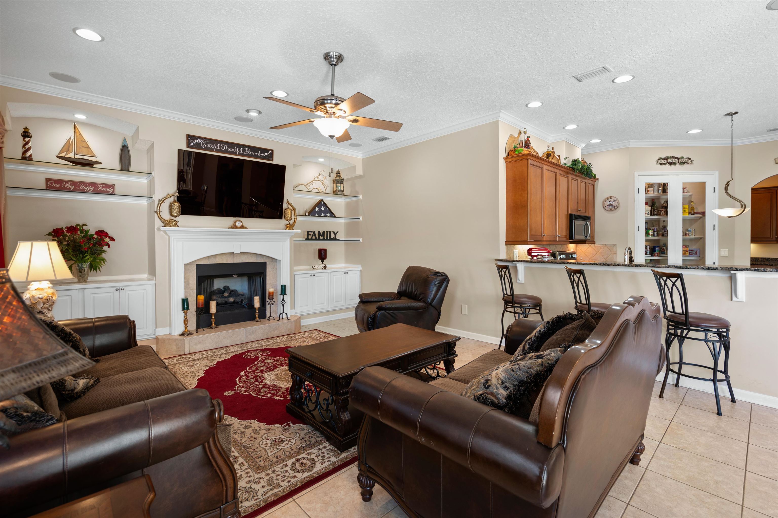 329 Palmas Cir