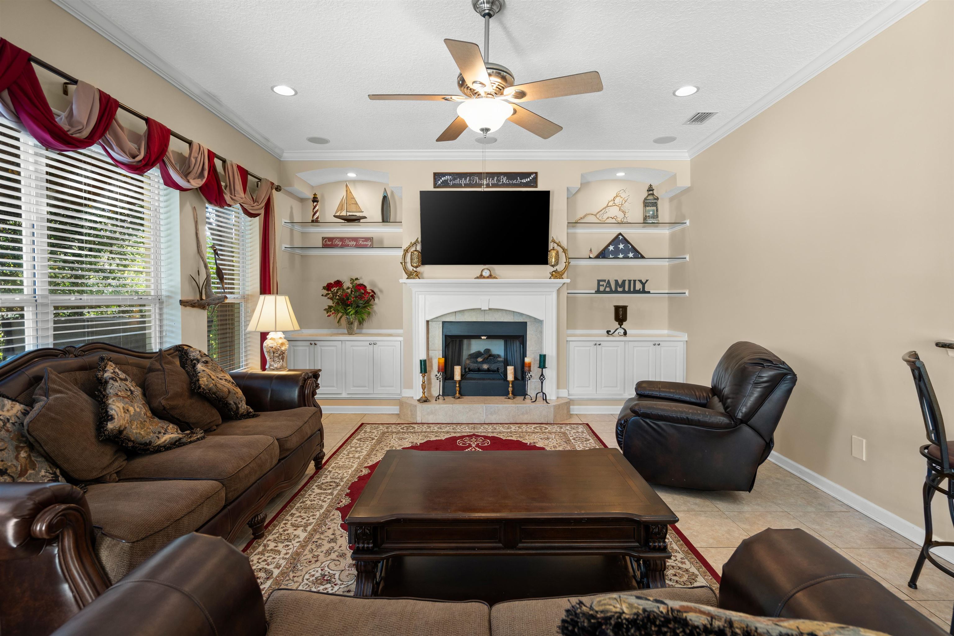 329 Palmas Cir