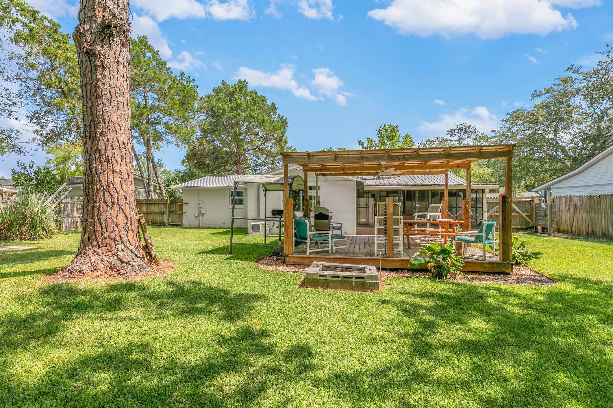 201 Estancia St