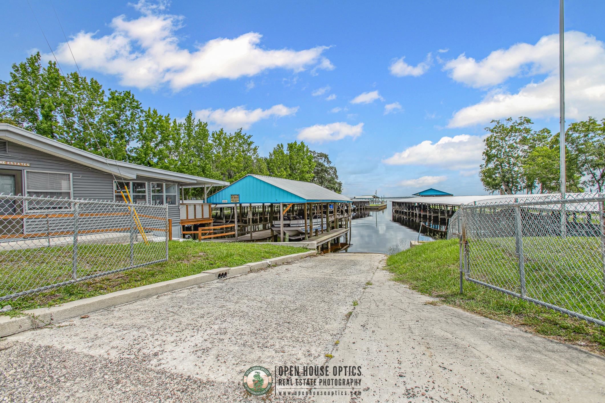 250 Crescent Ln