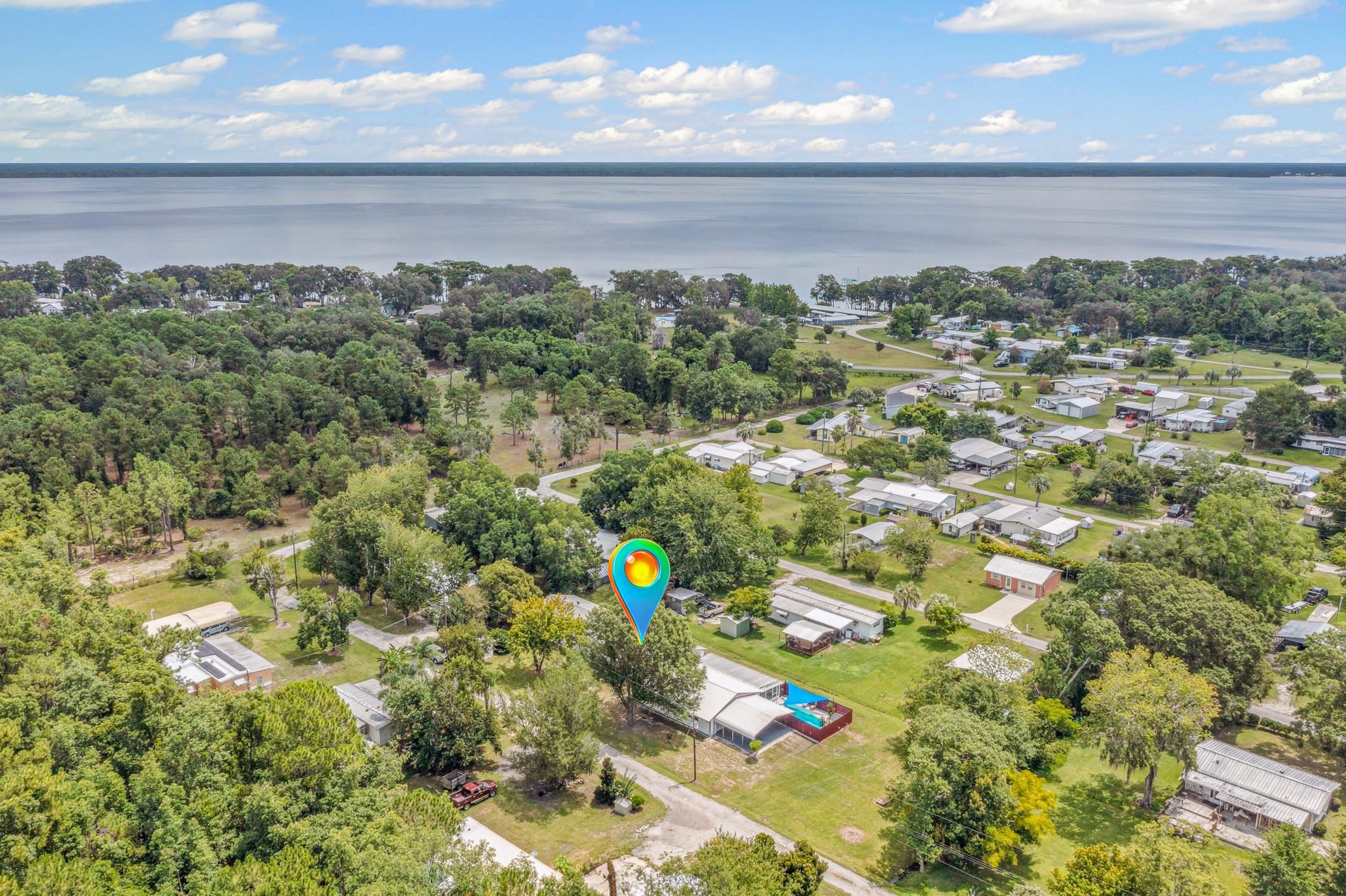 250 Crescent Ln