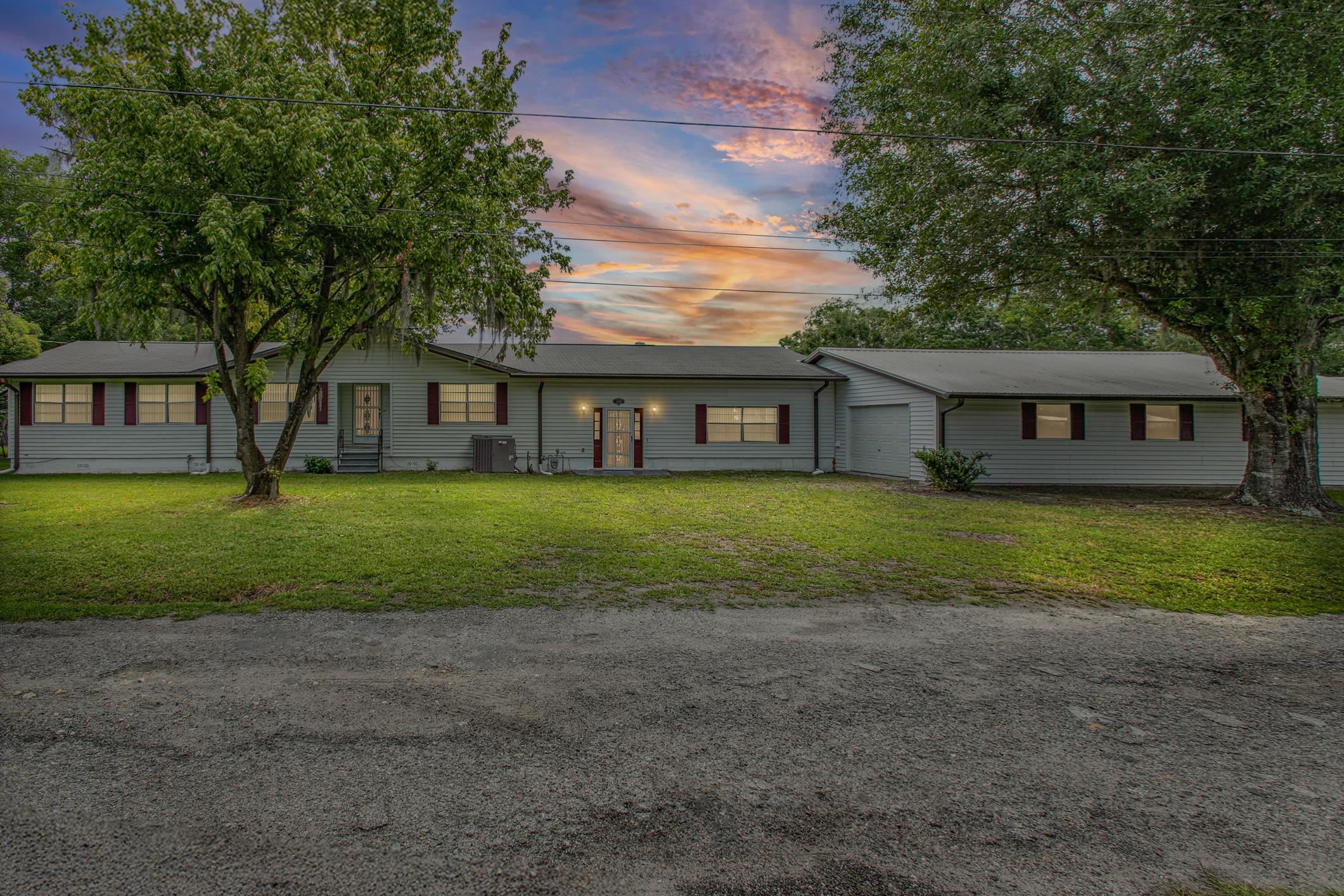 250 Crescent Ln