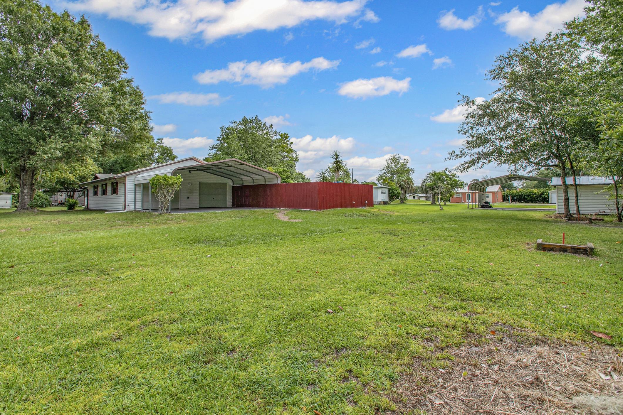 250 Crescent Ln