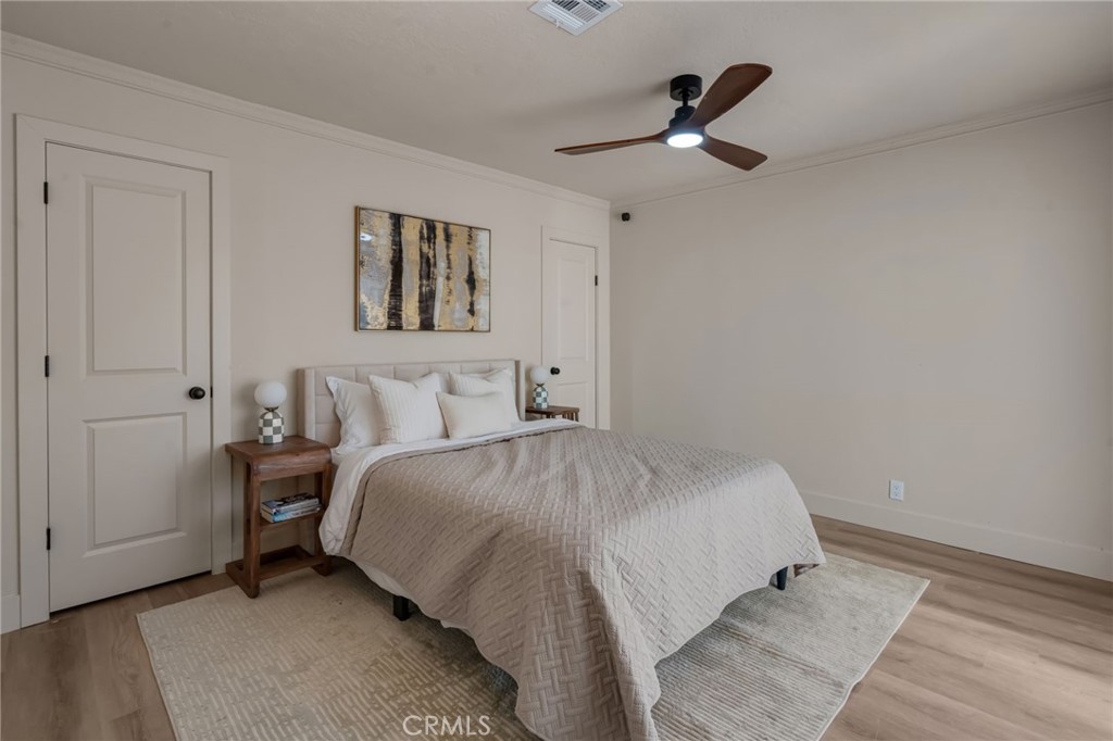 1317 N Columbia