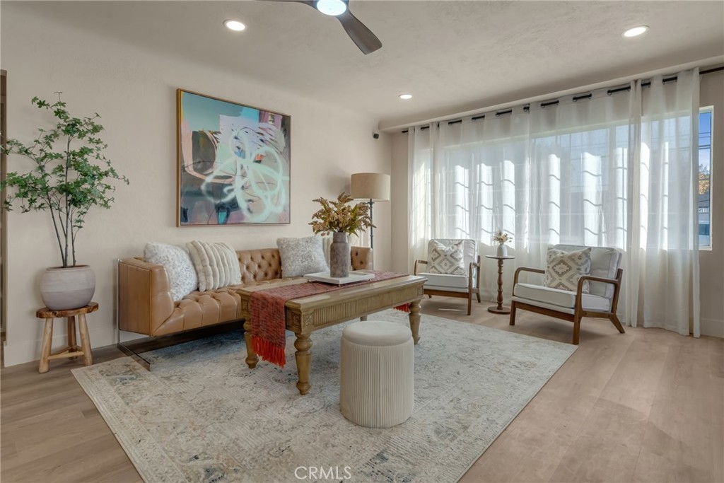 1317 N Columbia