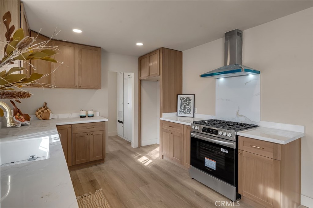 1317 N Columbia