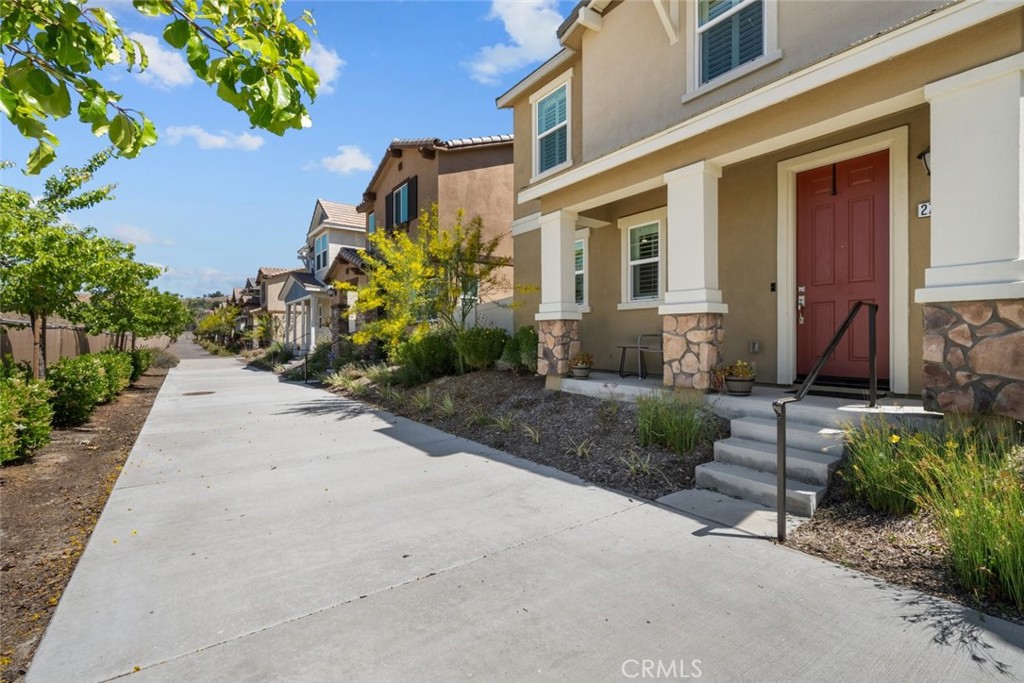 27611 Sawtooth Lane