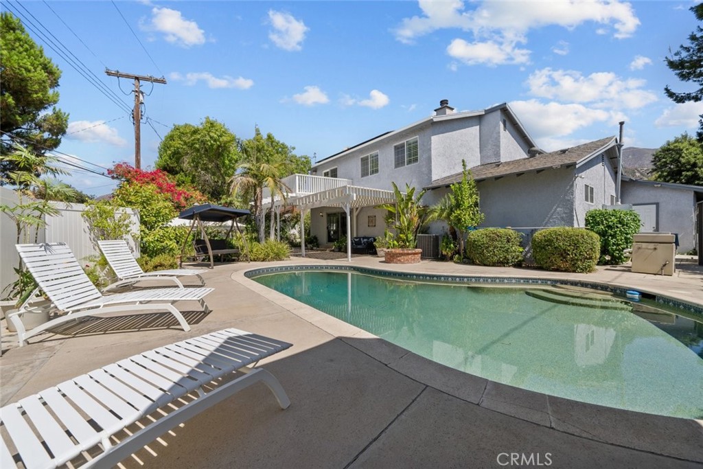 13827 Brussels Avenue