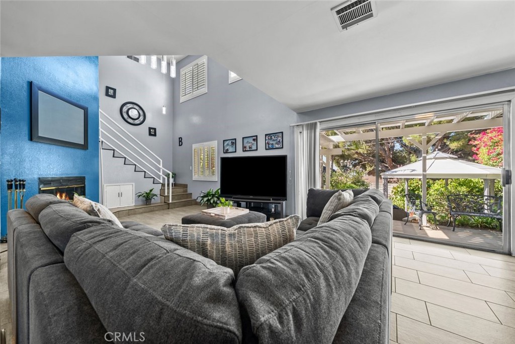 13827 Brussels Avenue