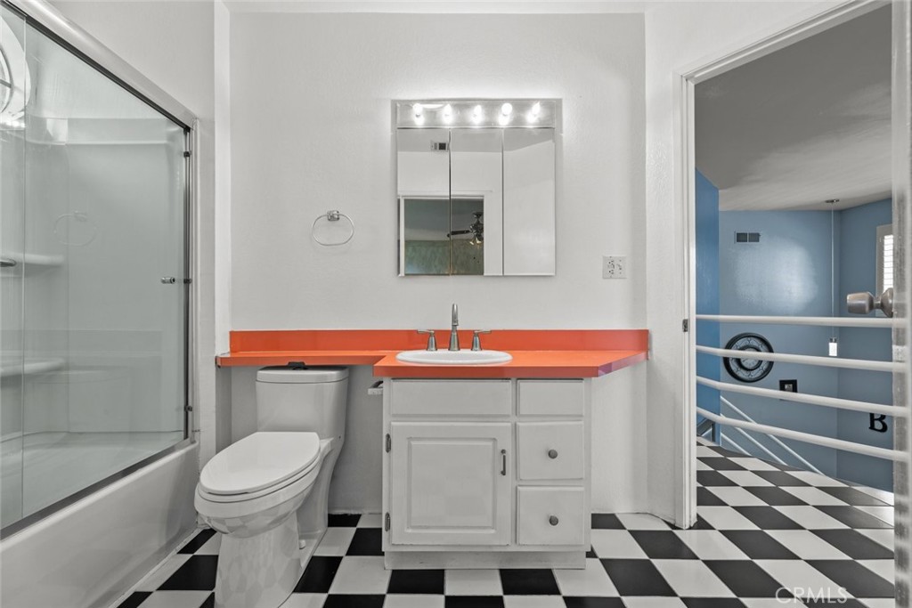 13827 Brussels Avenue