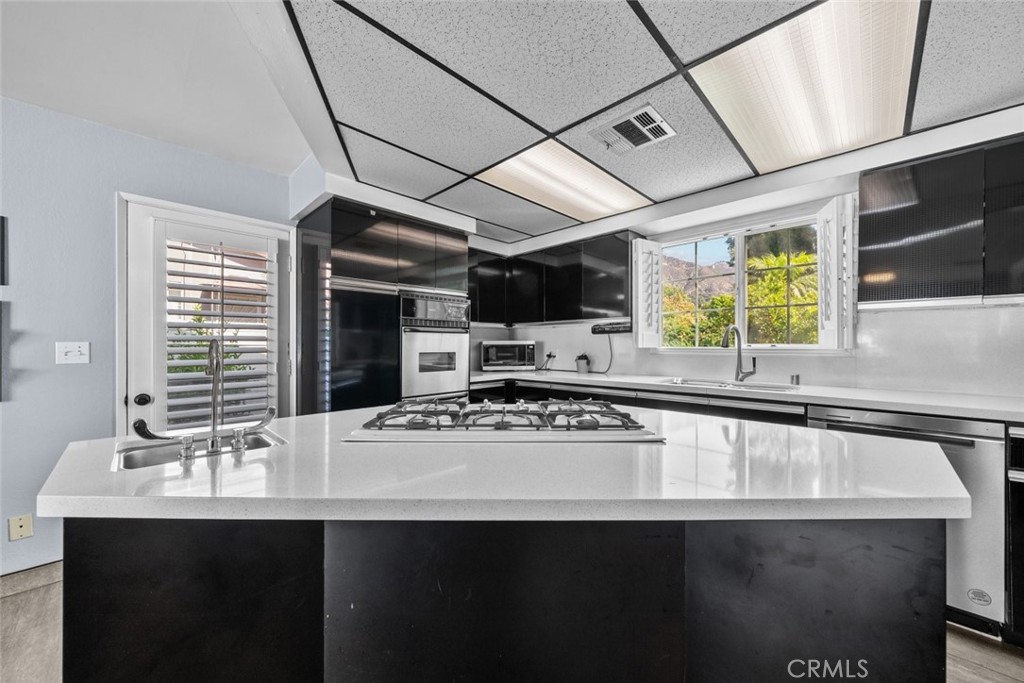 13827 Brussels Avenue