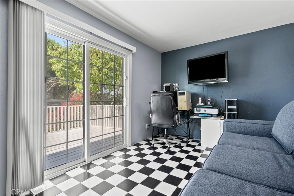 13827 Brussels Avenue