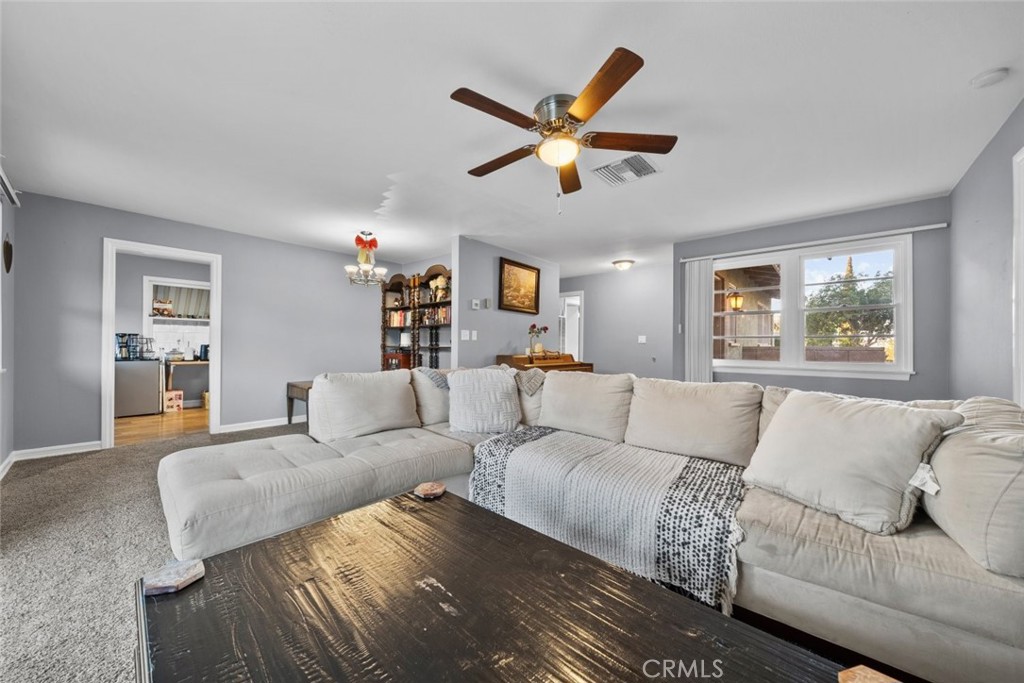 324 E Avenue R5