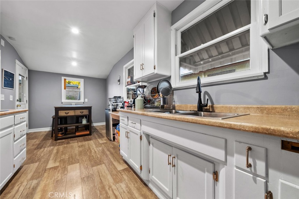 324 E Avenue R5