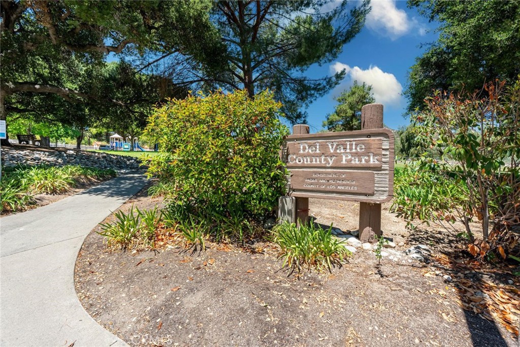 28414 Applewood Lane