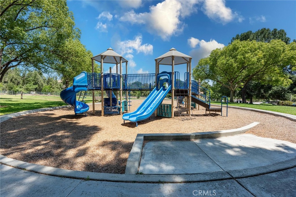 28414 Applewood Lane