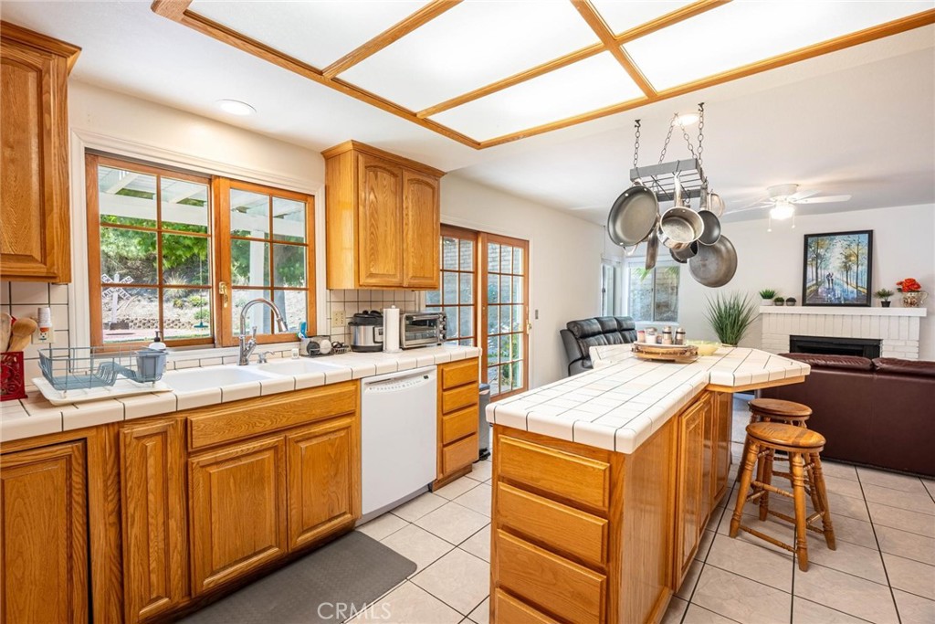 28414 Applewood Lane