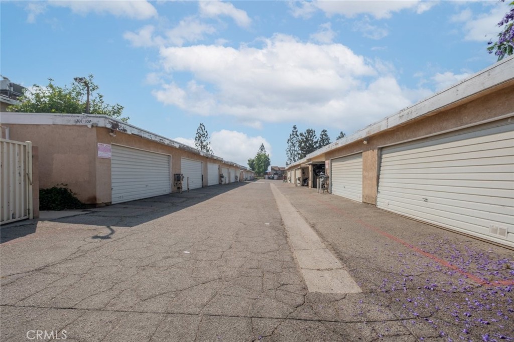 14344 Foothill Boulevard 405