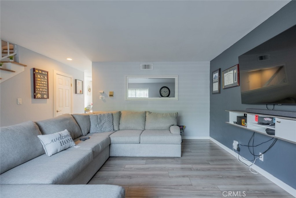 14344 Foothill Boulevard 405