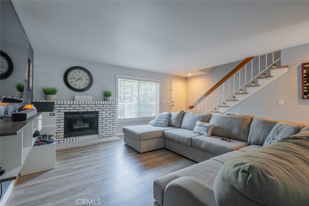 14344 Foothill Boulevard 405