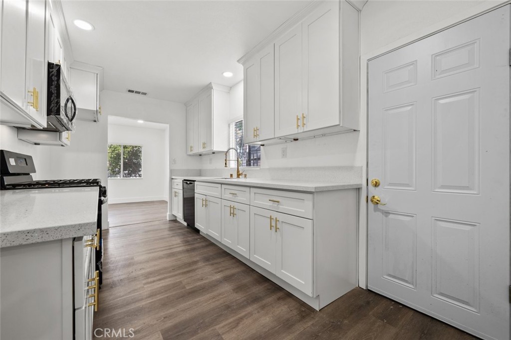 3932 W 64th Street