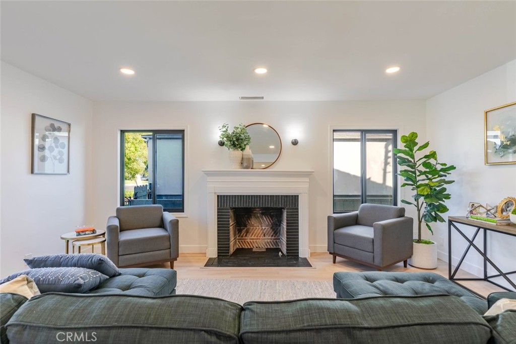 1736 N Niagara Street