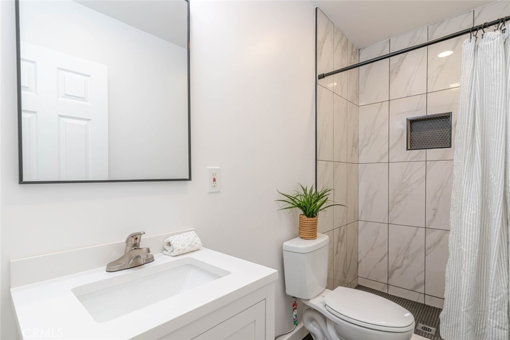 1736 N Niagara Street