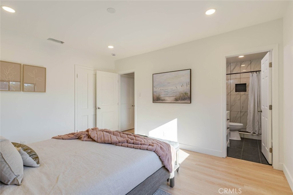 1736 N Niagara Street