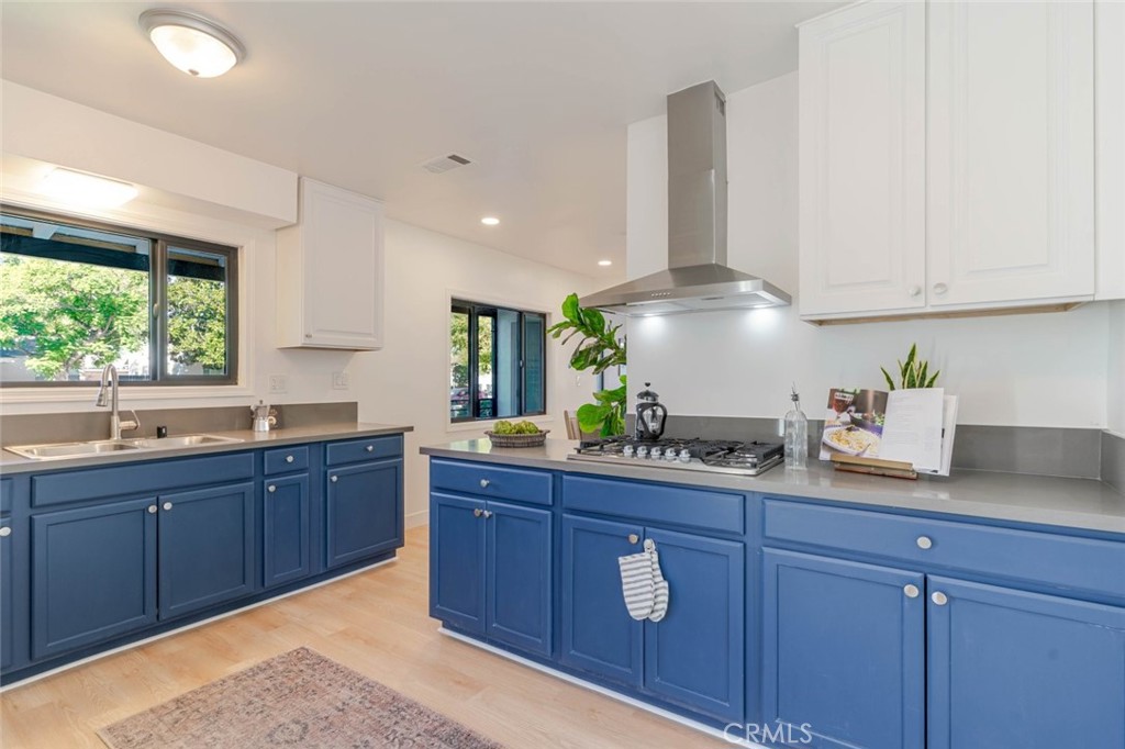 1736 N Niagara Street